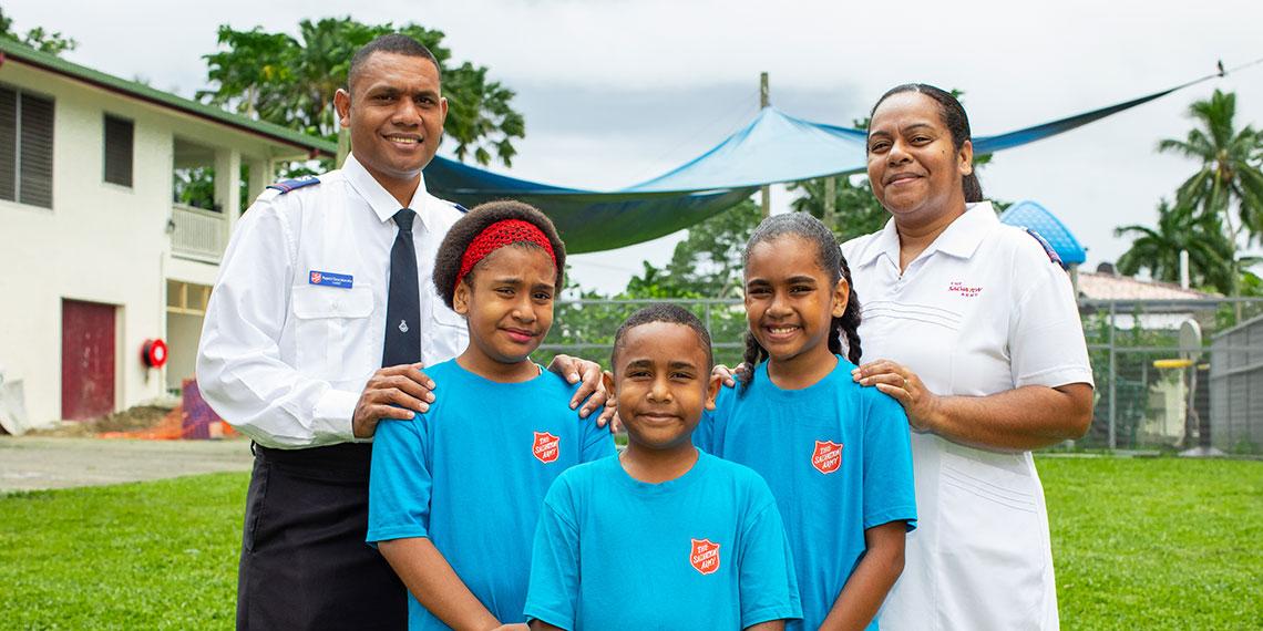 Lieutenant Rupeni Daucakacaka and family