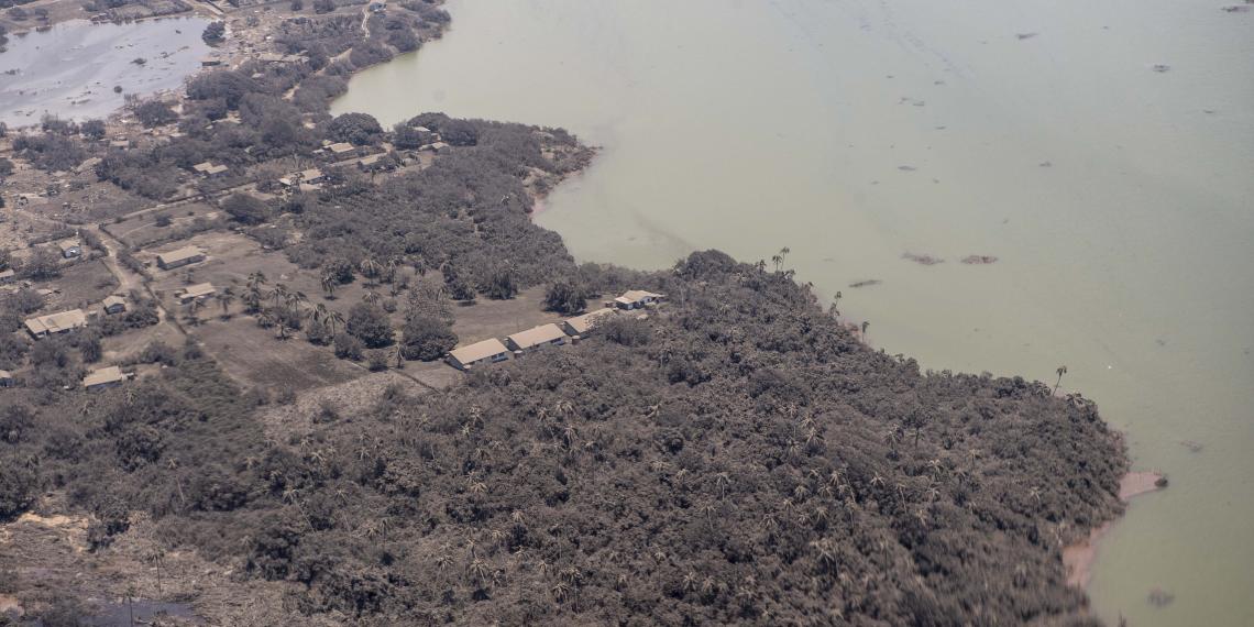 VIEW OF NOMUKA, TONGA TAKEN BY A ROYAL NEW ZEALAND AIR FORCE P-3K2 ORION DURING A RECONNAISSANCE FLIGHT ON MONDAY 17 JANUARY