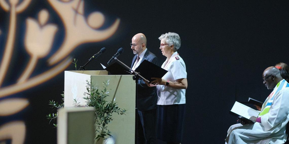 Commissioner Vibeke Krommenhoek with Revd Cesar Garcia (Credit: LWF/Marie Renaux)