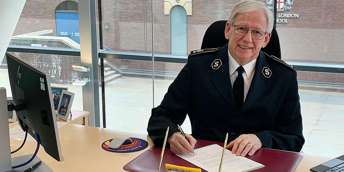 General Brian Peddle signs the petition